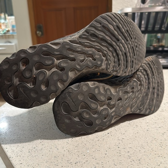 Men’s Nike run react size 10.5 - Picture 2 of 3